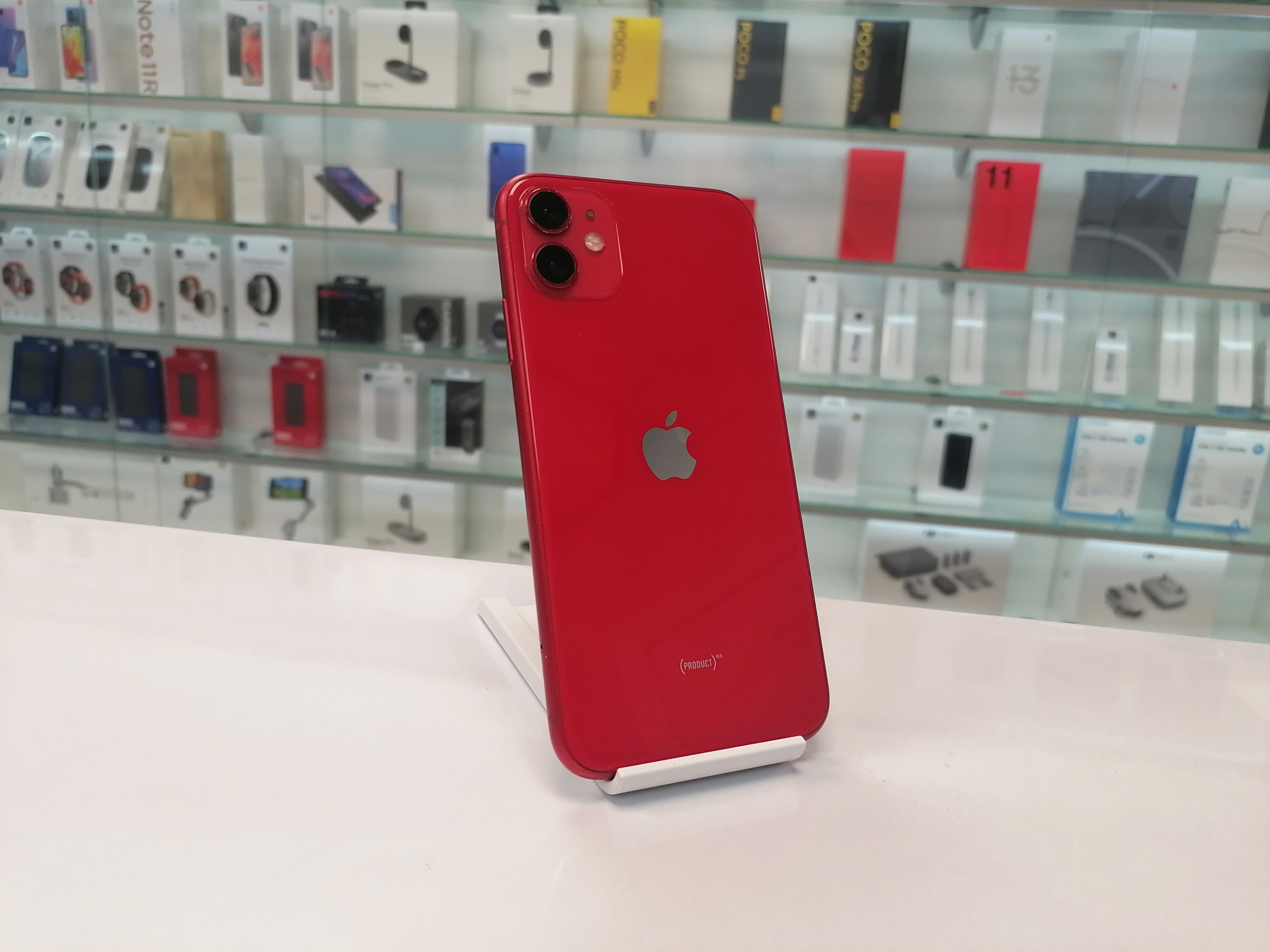 Купить iPhone 11 64Gb Red (77%) - БУ . . + в Краснодаре