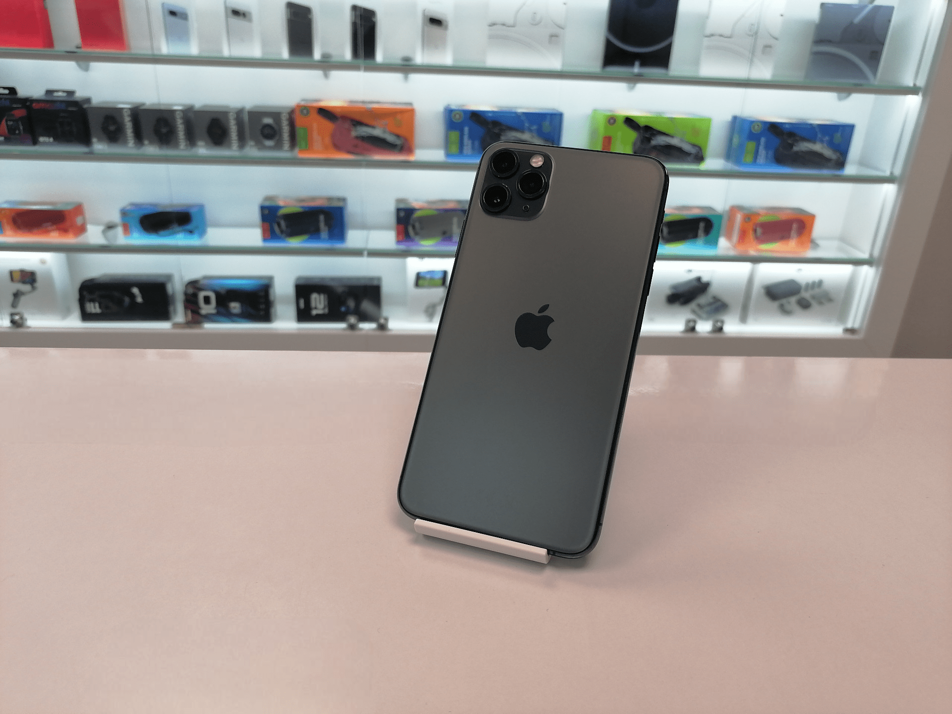 Купить iPhone 11 Pro Max 256Gb Midnight Green (82% / Без коробки) RU - БУ .  . в Краснодаре