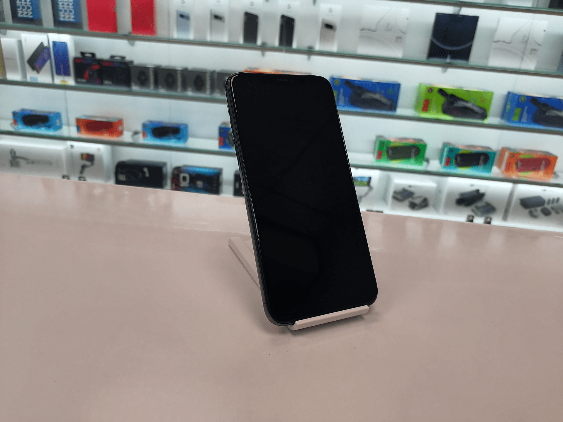 Купить iPhone 11 Pro Max 256Gb Midnight Green (82% / Без коробки) RU - БУ .  . в Краснодаре