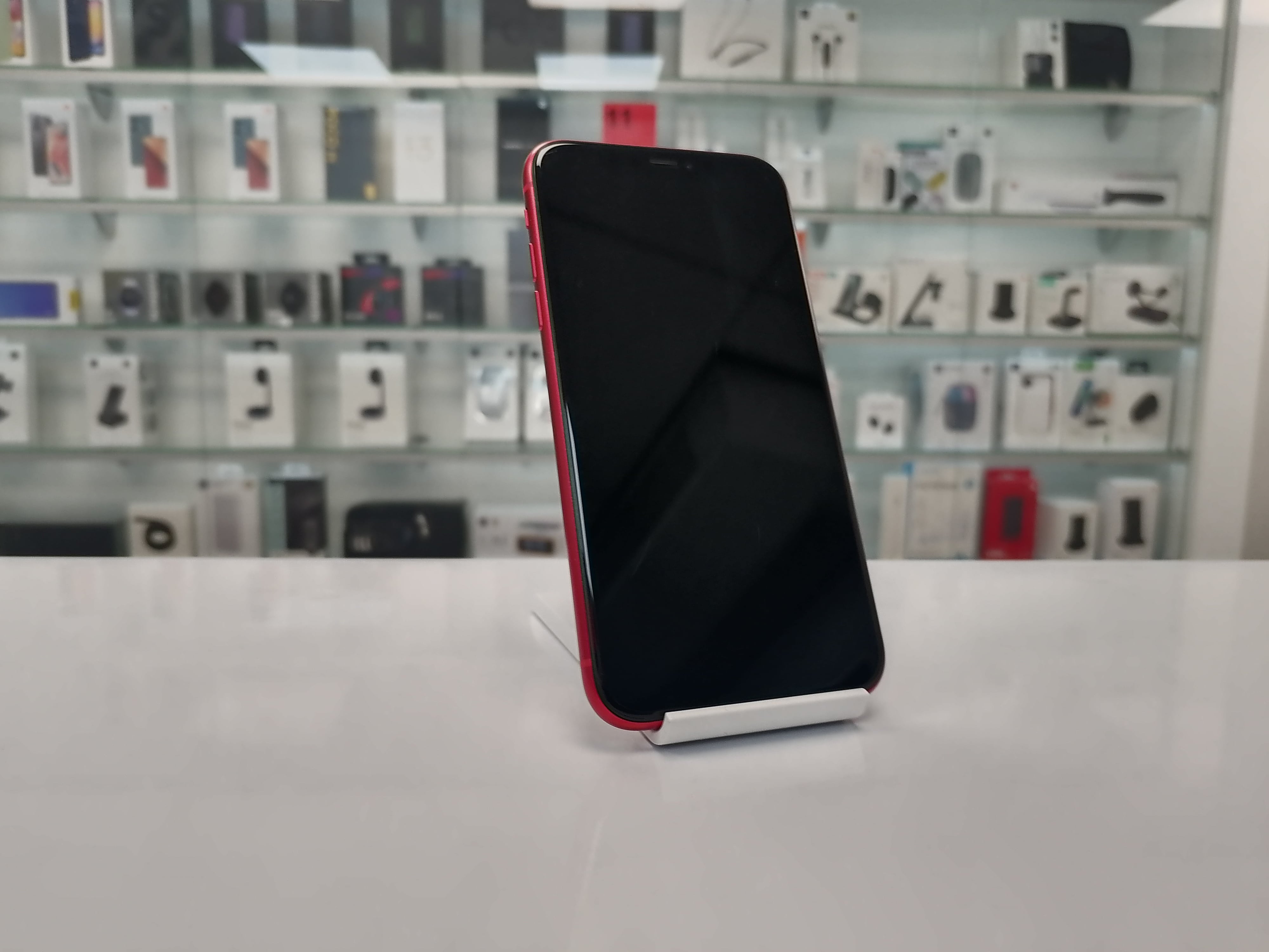 Купить iPhone 11 128Gb Red (75% / Без коробки) RU - БУ . . + в Краснодаре